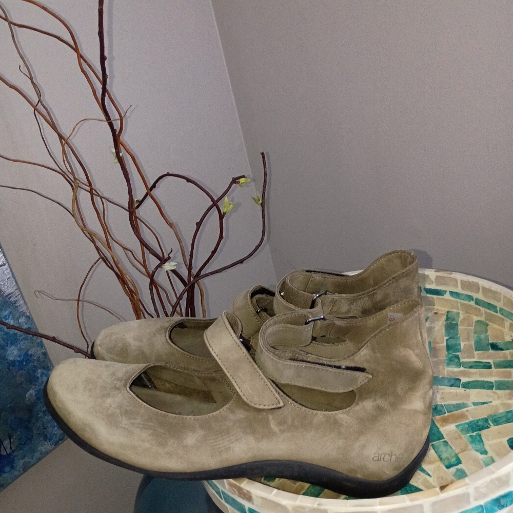 Arche Womens Green Suede Shoes Size 39/8.5 New . - Picture 2 of 8